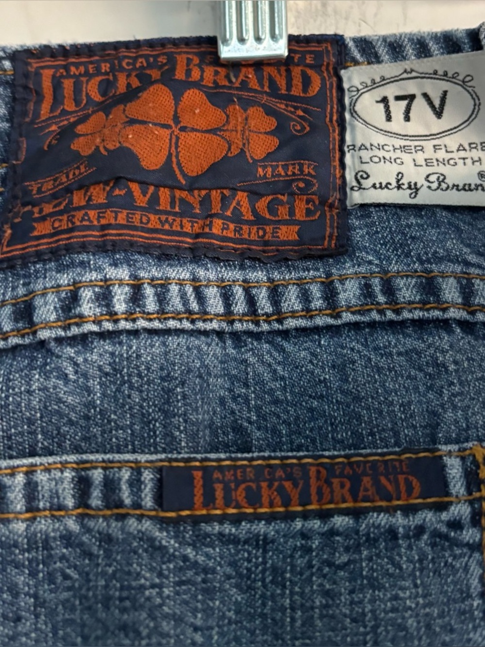 Lucky Jeans Vintage-Rancher Flare with a lightly flared Leg